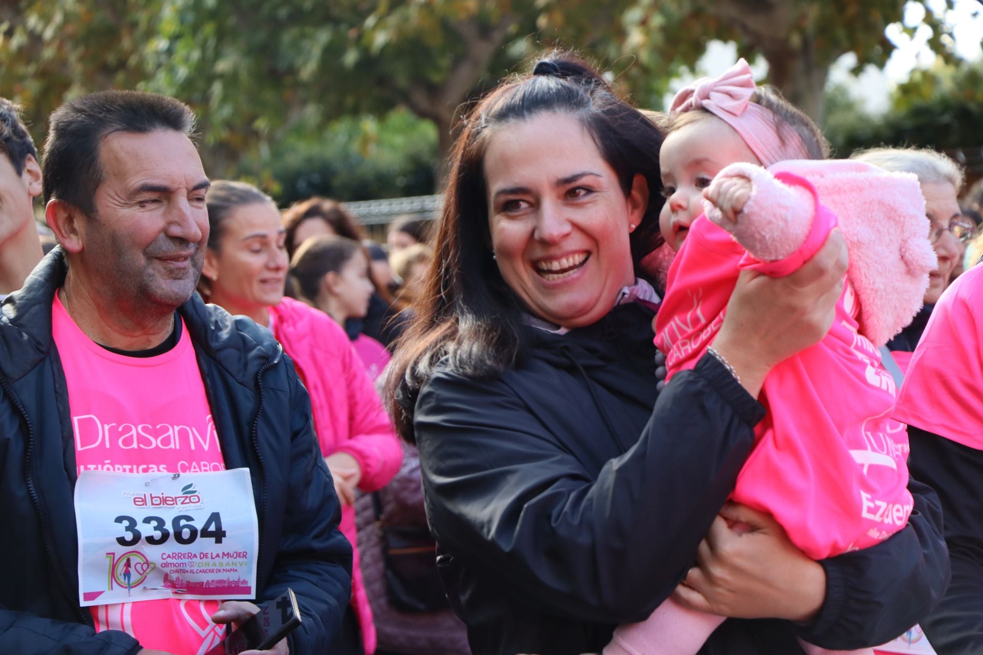 Un instante de la X Carrera de la Mujer celebrada este domingo en León.