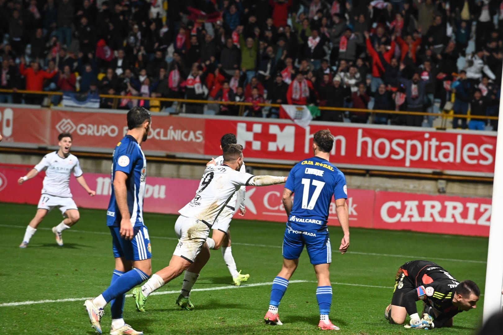 Las mejores imágenes del derbi entre Cultural y Ponferradina