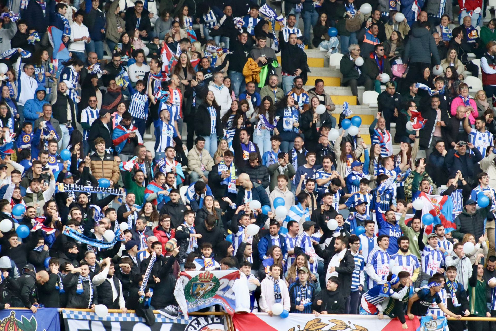 Las mejores imágenes del derbi entre Cultural y Ponferradina