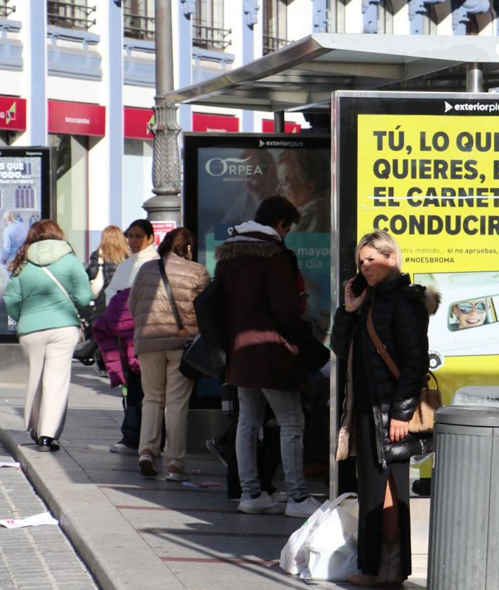 Imagen secundaria 2 - La huelga de autobuses trastoca a los leoneses: «Tendré que ir andando»