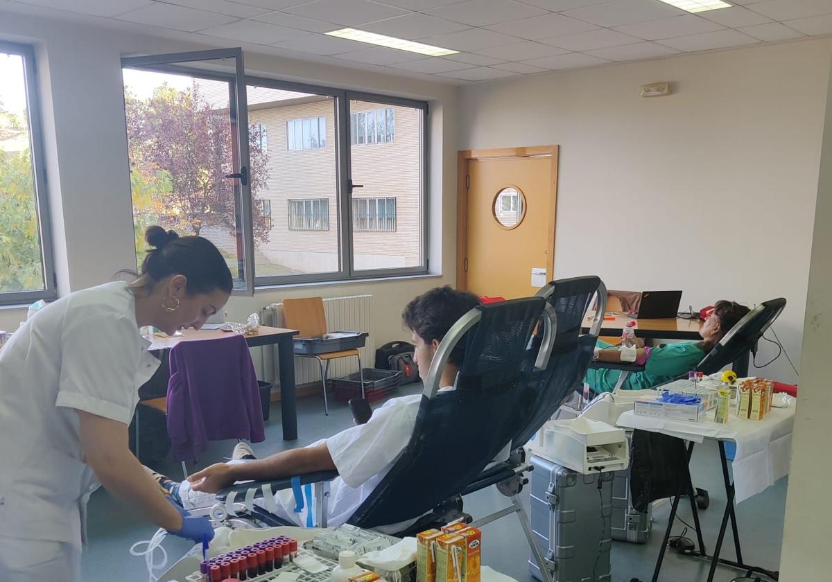 Donación de sangre en el campus de la ULE.