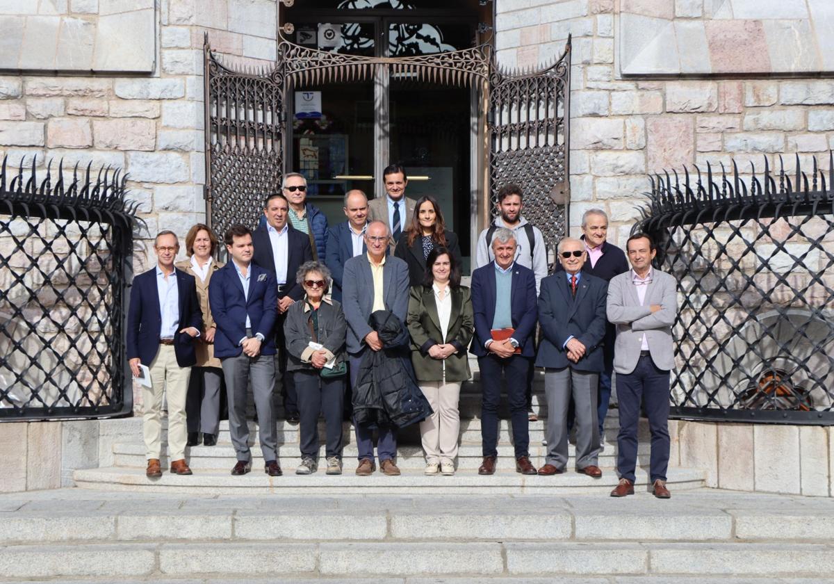 Sonsoles Sánchez-Reyes junto a los representantes de los consejos Autonómicos de la Asociación de Fundaciones