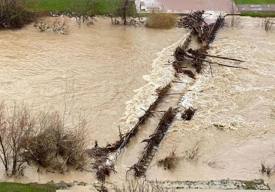 Crecida del río Bernesga a su paso por León.