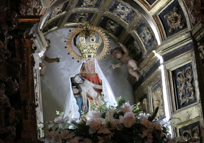 Imagenes del interior de la Catedral de Omañana.