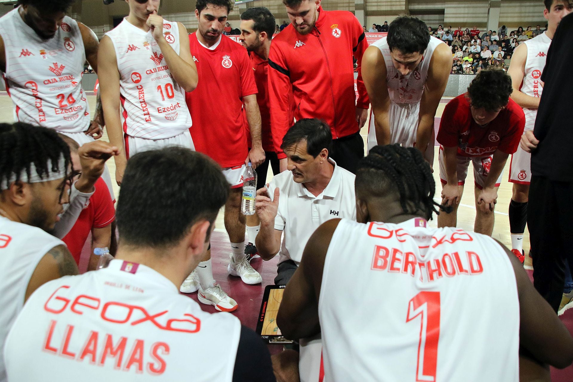 Las mejores imágenes del Cultural-Melilla de baloncesto