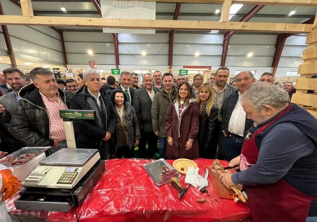 El presidente de la Diputación, Gerardo Álvarez, y el vicepresidente, Roberto Aller, encabezaron la nutrida la representación del organismo provincial