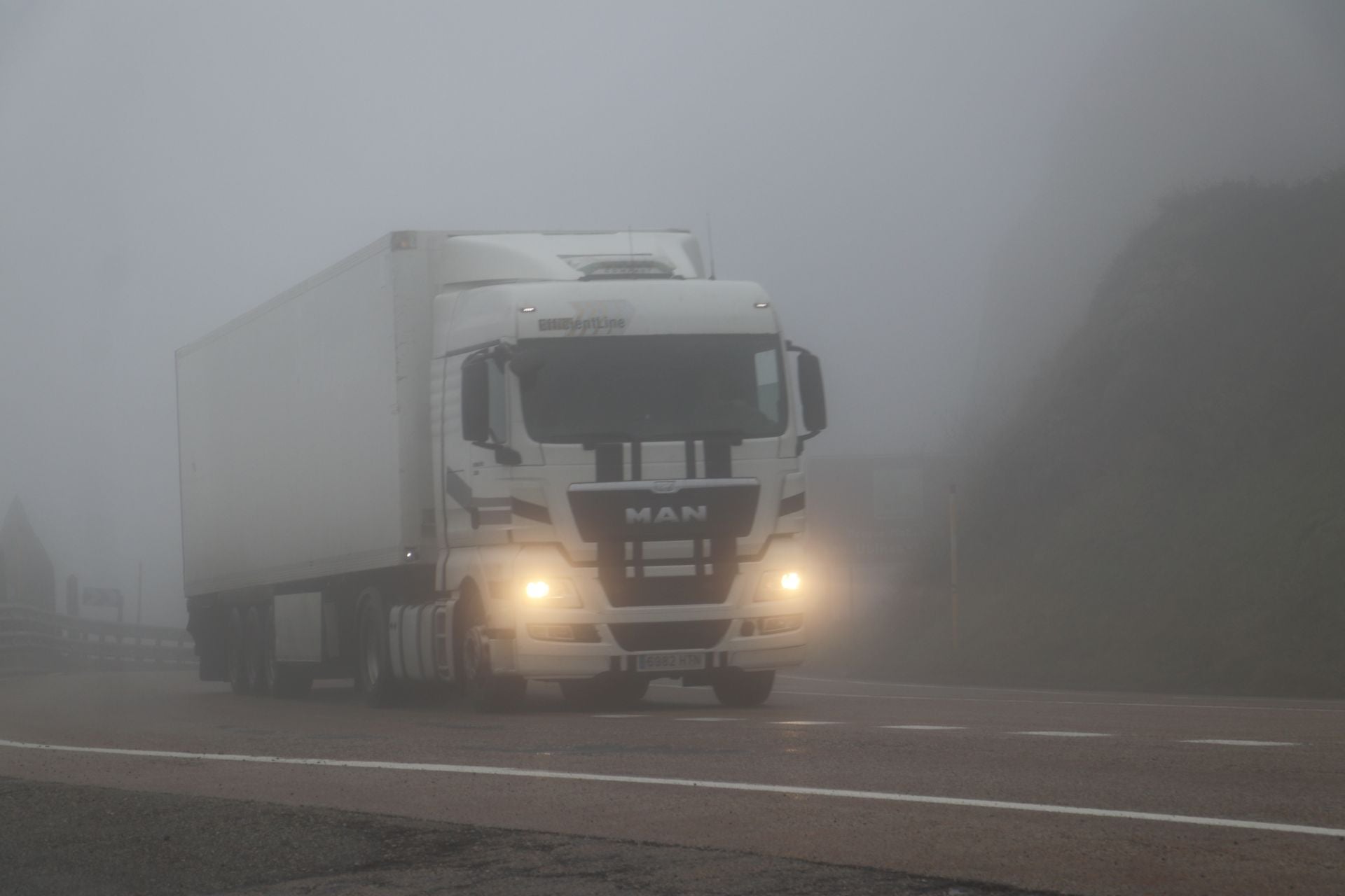 Tráfico en el puerto de Pajares tras el desprendimiento de la AP-66