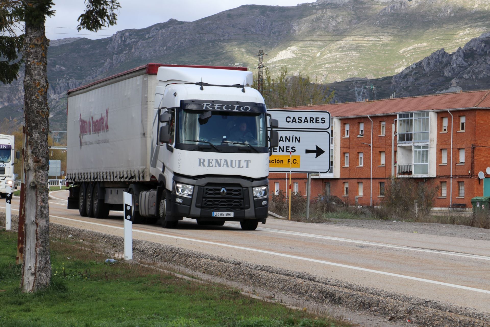 Tráfico en el puerto de Pajares tras el desprendimiento de la AP-66