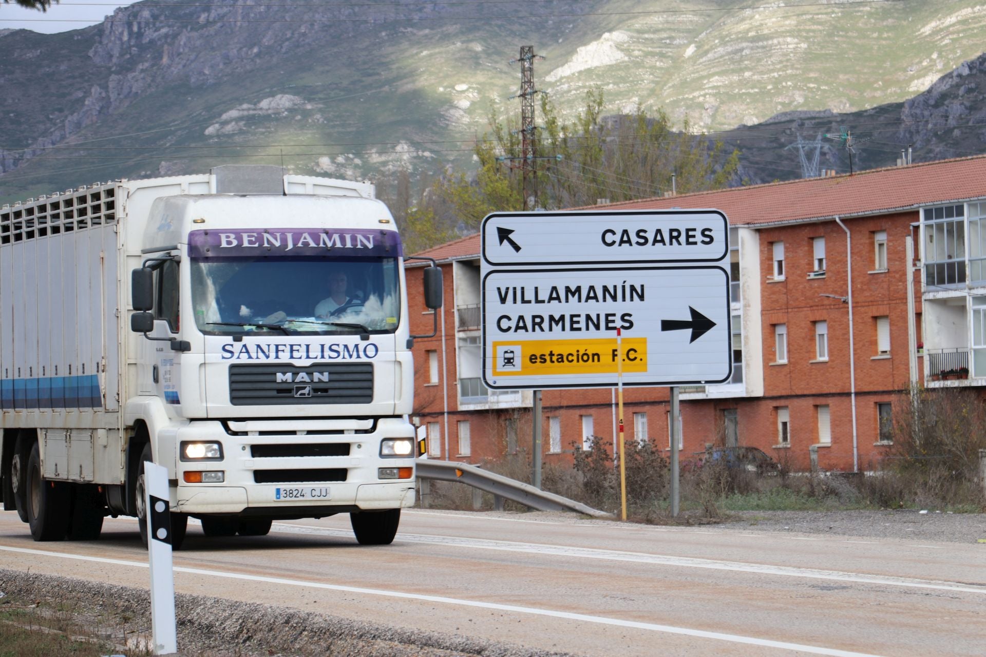 Tráfico en el puerto de Pajares tras el desprendimiento de la AP-66