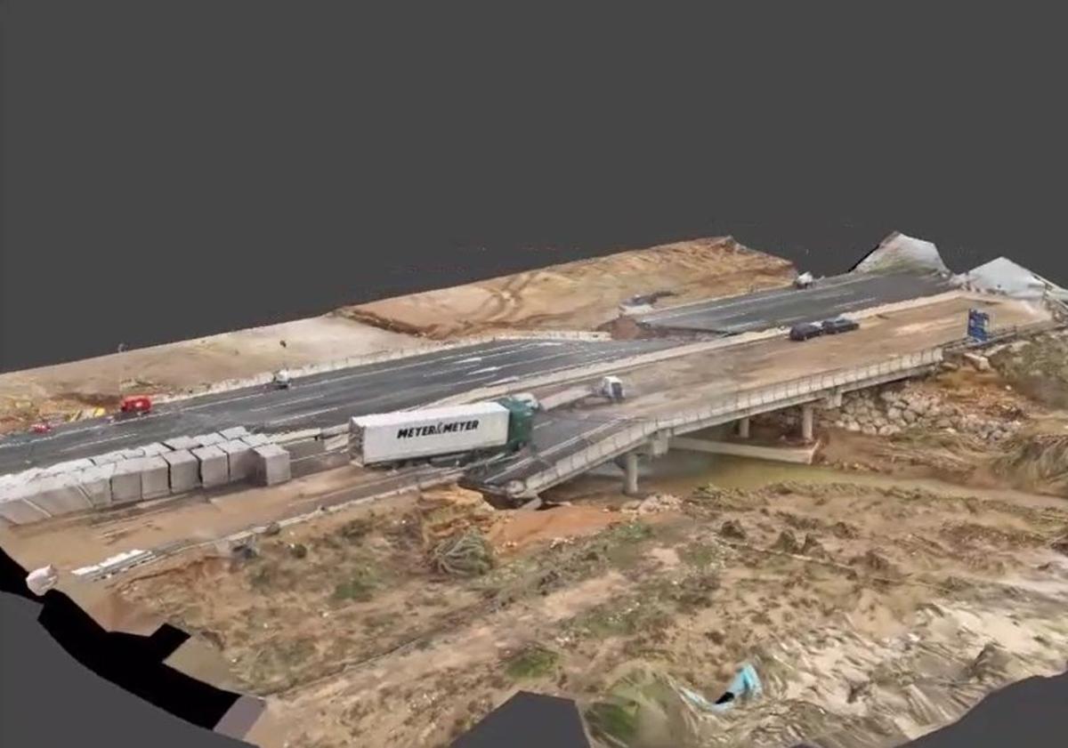 Imagen principal - Así graba un dron de la Udrume leonesa la devastación de Valencia tras la DANA