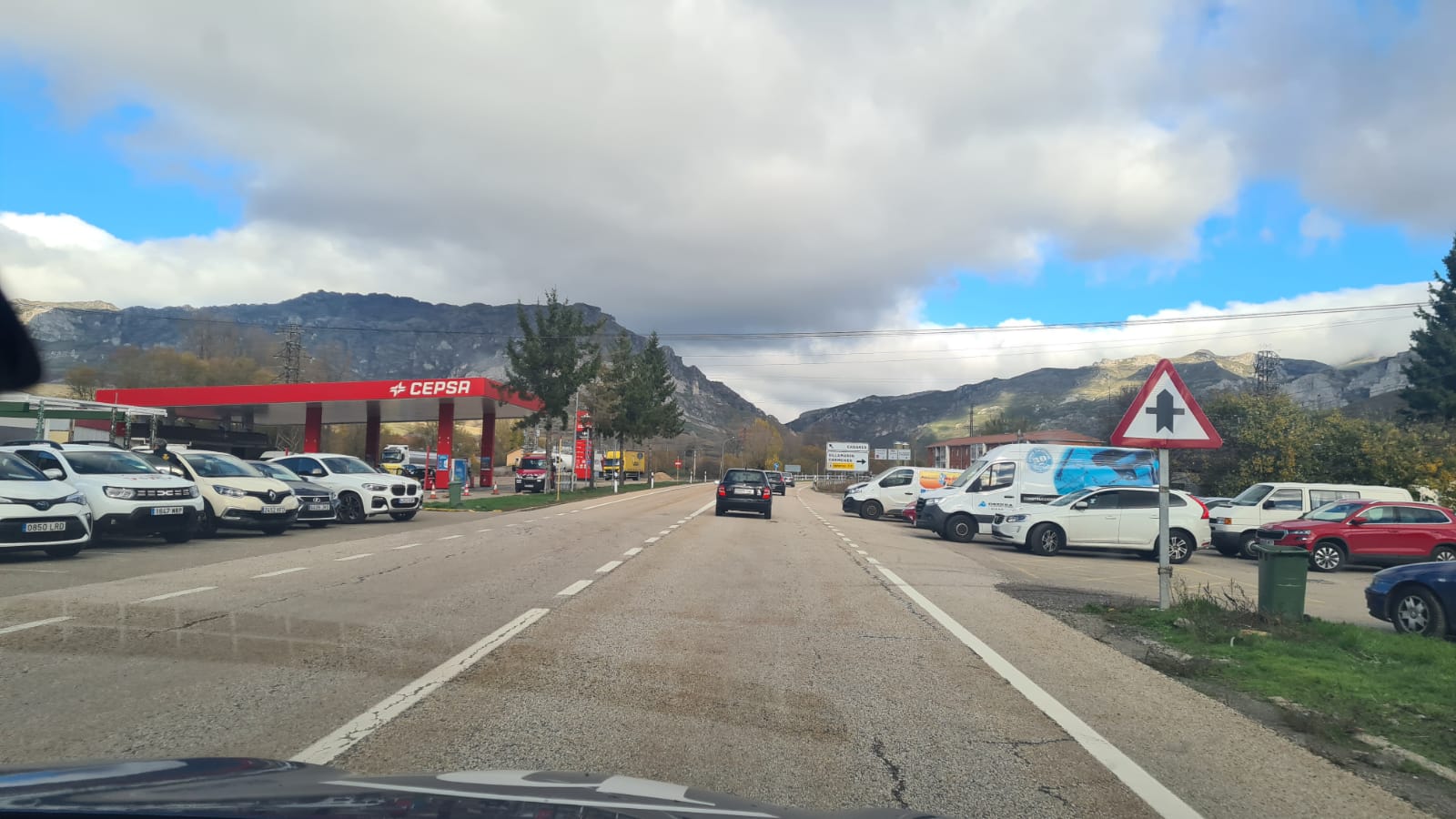 Tráfico en el puerto de Pajares tras el desprendimiento de la AP-66