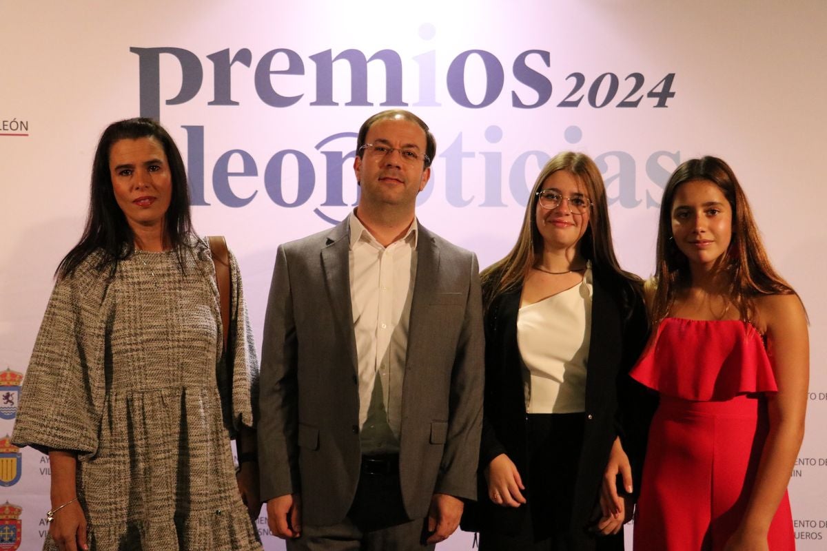 Mariam Zapico, Javier Tascón, de Caixabank, Paula Tascón y Chloe Díez.