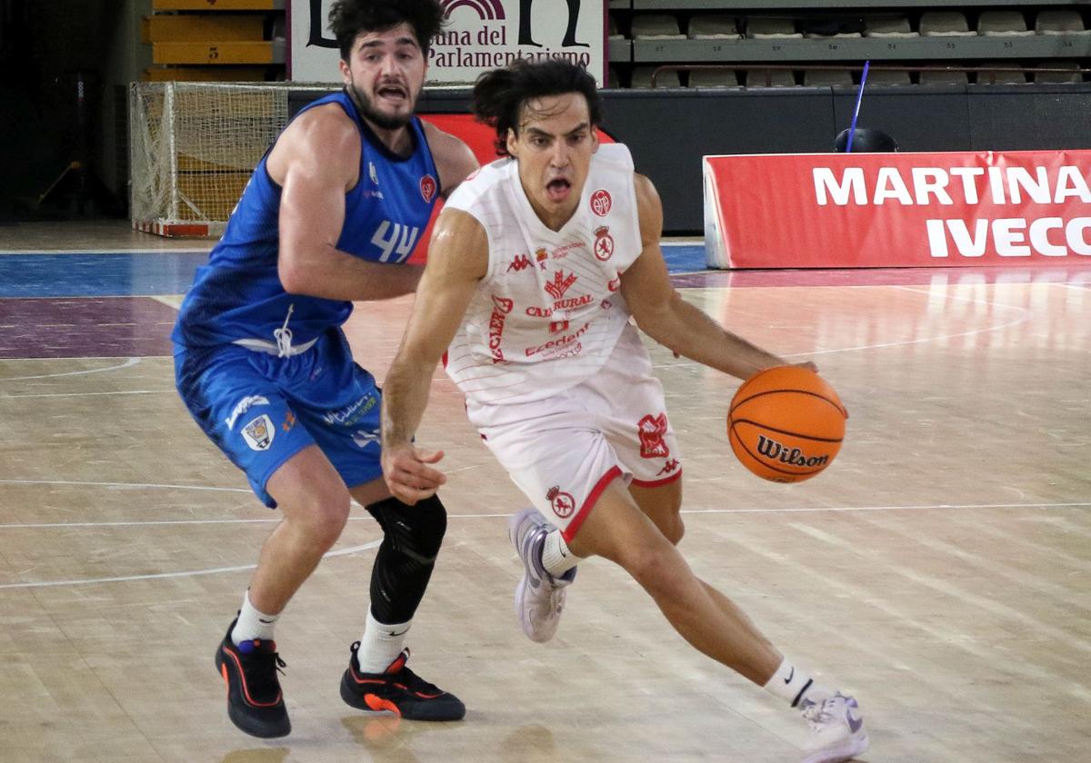 Pau Isern, en el partido ante Melilla.