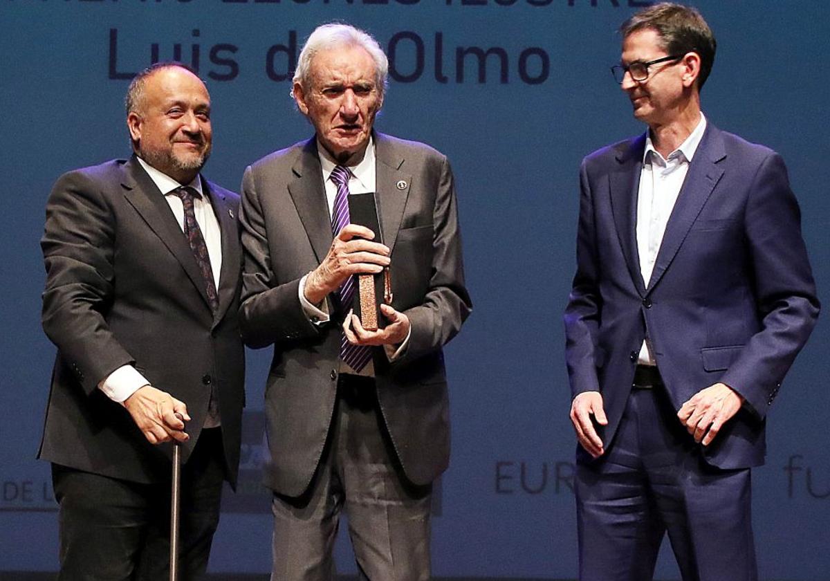 Luis del Olmo recoge su galardón en los Premios Leonoticias 2024