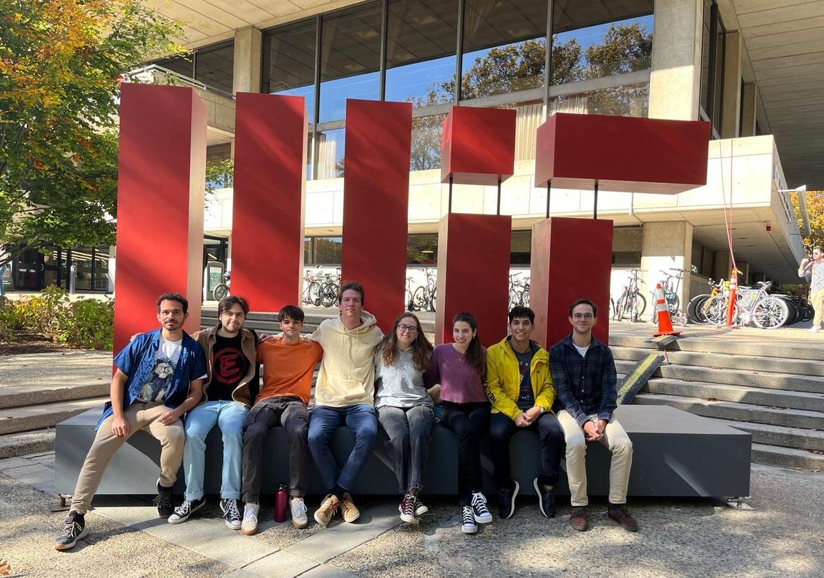 Imagen principal - La leonesa que soñaba con un premio Nobel y ahora investiga en la cuna de los ganadores