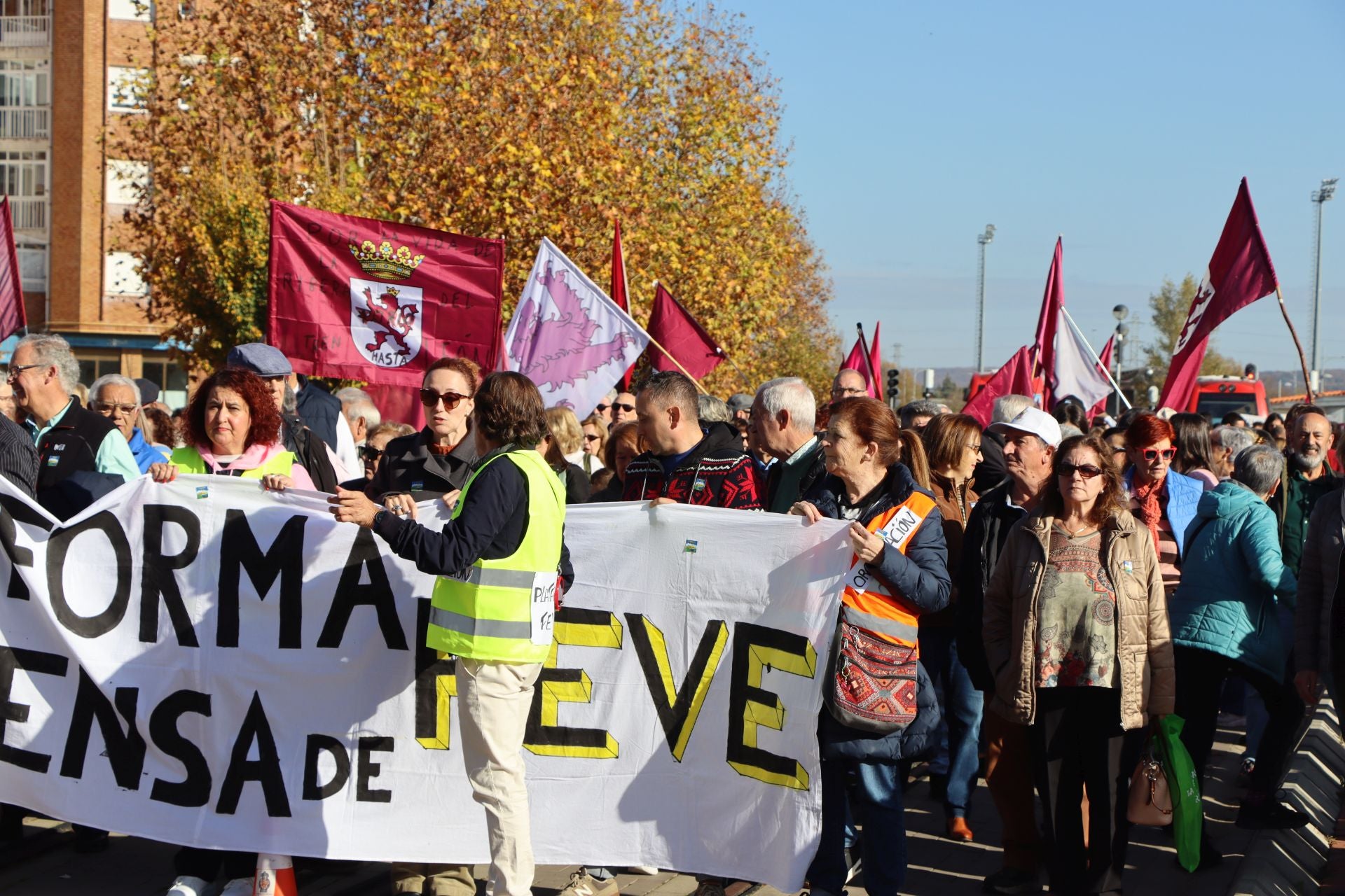 Manifestación por el futuro de Feve en León