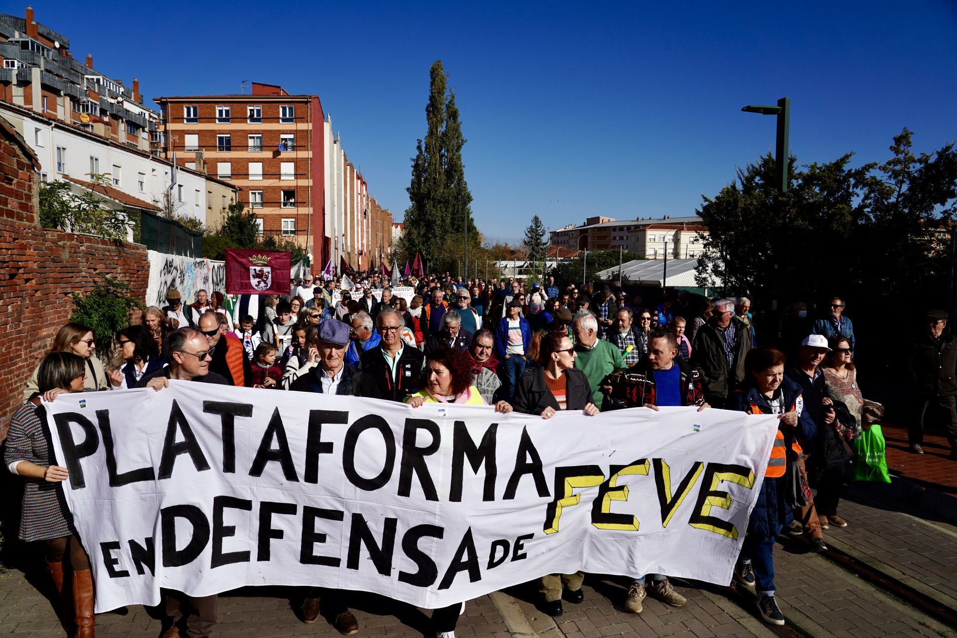 Manifestación por el futuro de Feve en León