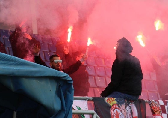 Bengalas en el entrenamiento previo al derbi por las que ha sido propuesta para sanción la Cultural.