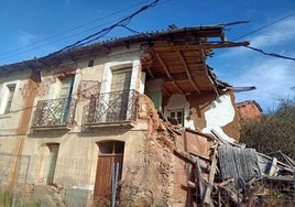 Vivienda en Sorriba del Esla en estado de derrumbe.