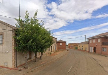 Subastan tres casas, un solar y varias fincas en cuatro pueblos del sur de León