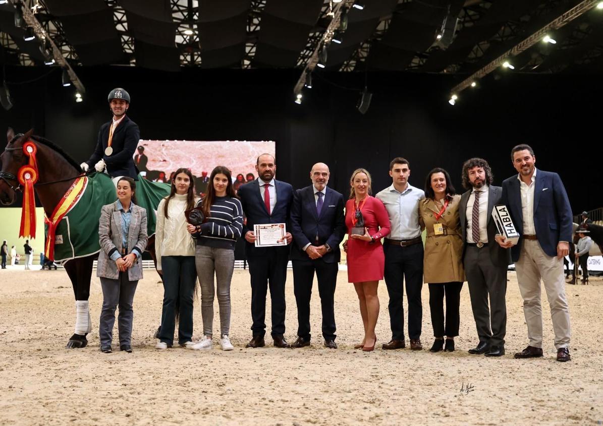 Imagen secundaria 1 - Cinco premios internacionales a la nobleza de un pura raza español de León