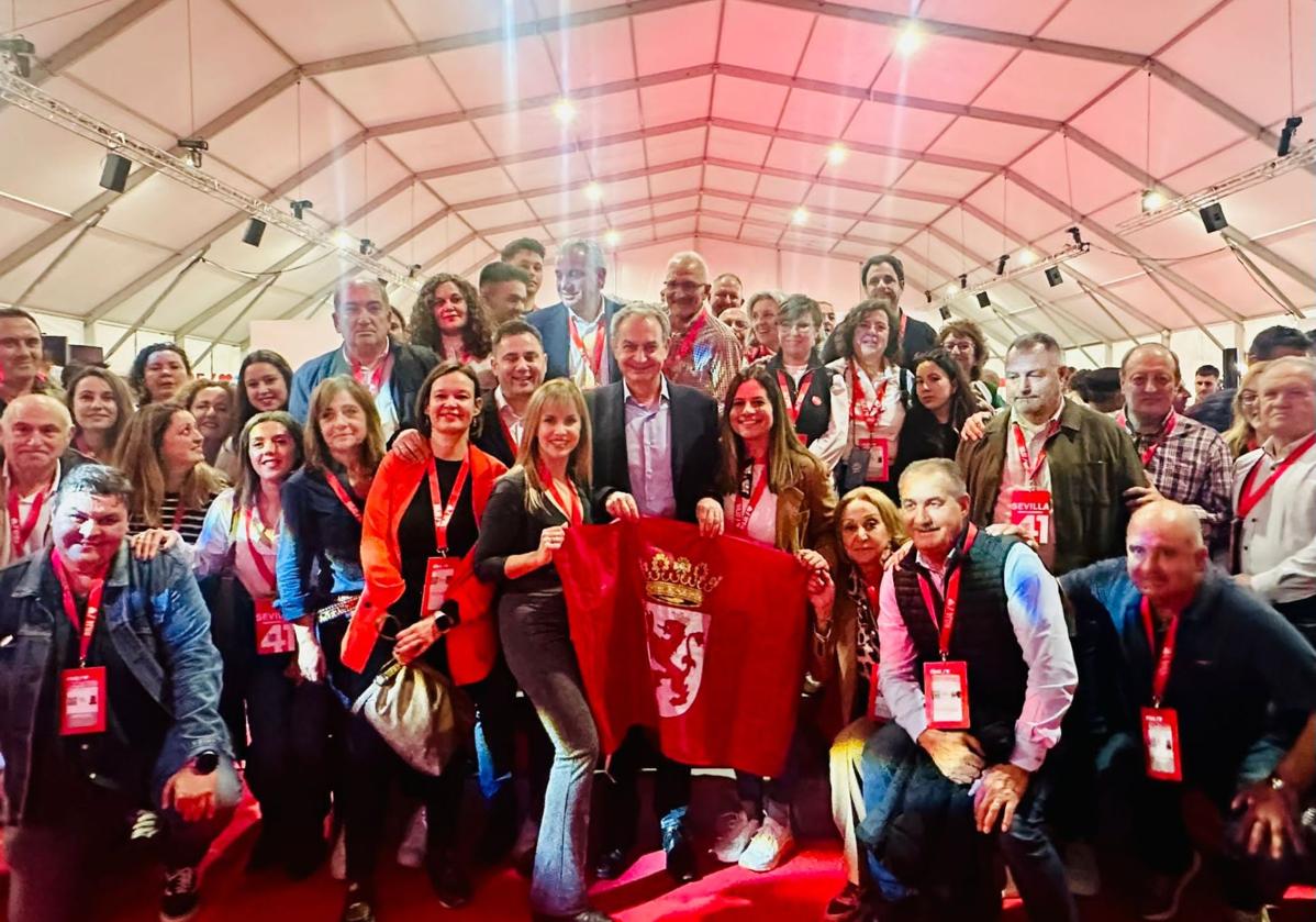 Delegación leonesa en el 41 Congreso Federal de Sevilla.