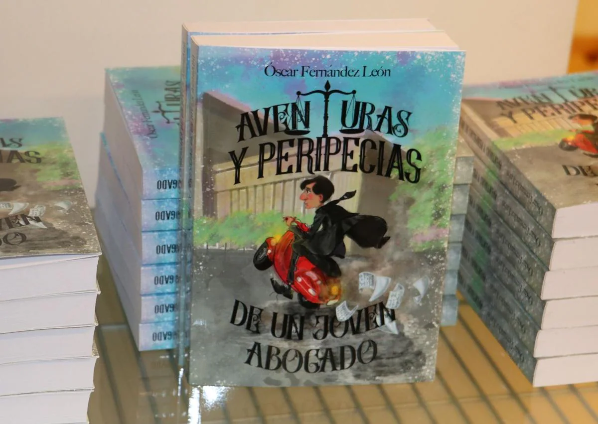 Imagen secundaria 1 - Presentación del libro Aventuras y peripeciad de un joven abogado de Oscar Fernández.