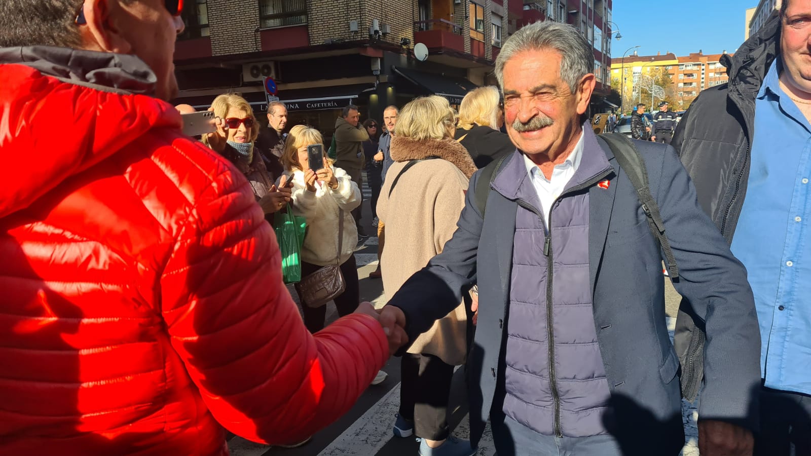 Miguel Ángel Revilla visita León y enciende la Navidad