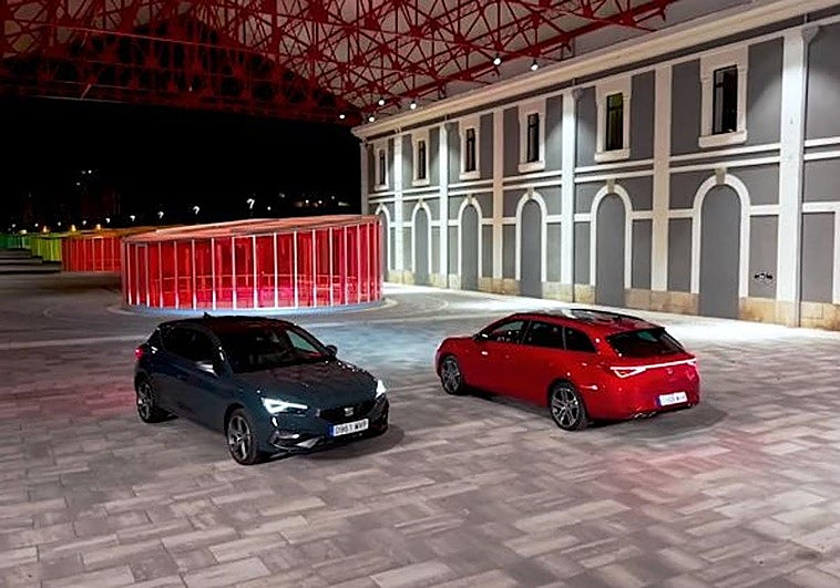 Coches posando en la ciudad de León.