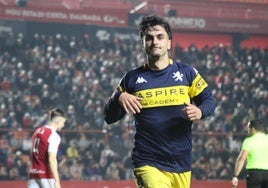 Antón Escobar celebra el gol ante el Nástic.