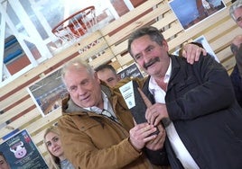 Entrega de los homenajes en la Feria agroalimentaria de Sariegos