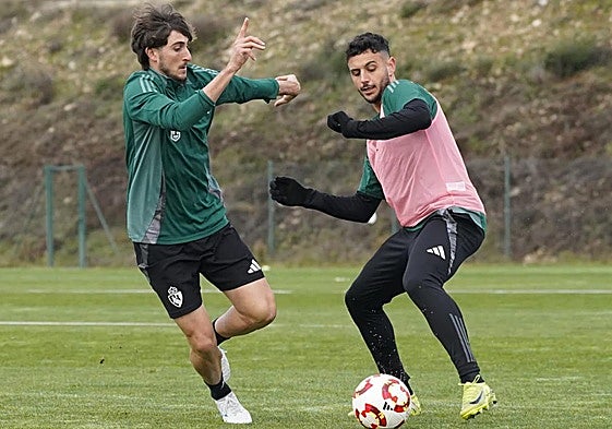 Mula, en un entrenamiento de la Deportiva durante esta semana.