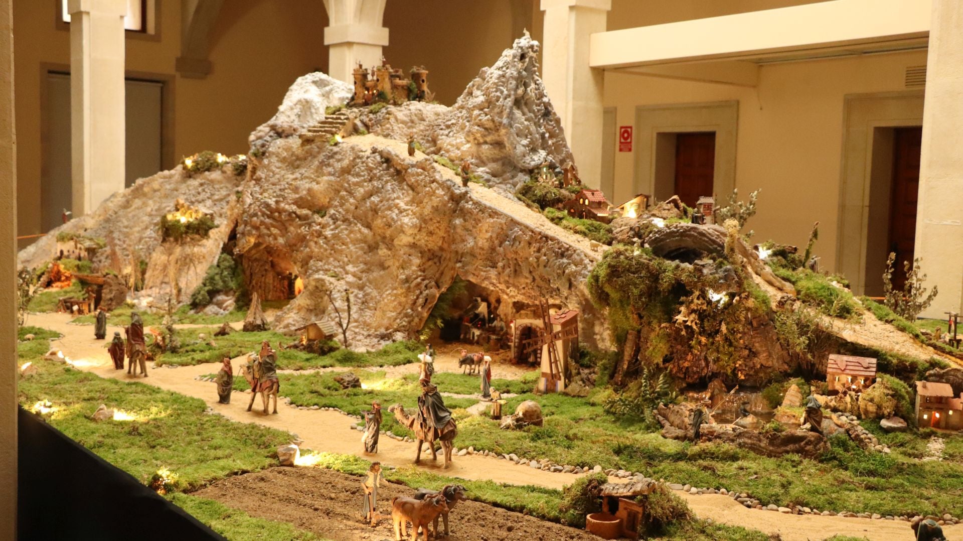 La Casa de las Carnicerías reabre con el belén navideño del Dulce Nombre