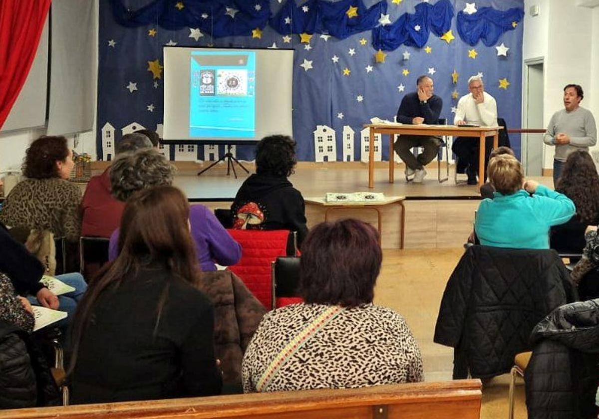 Presentación de cuentos solidarios en Ciñera.