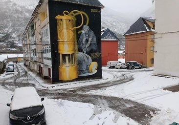 La montaña leonesa se despierta teñida de blanco