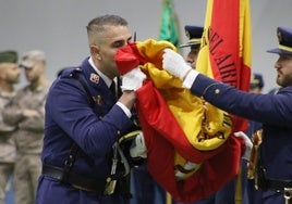 Los alumnos juraron fidelidad a la bandera.