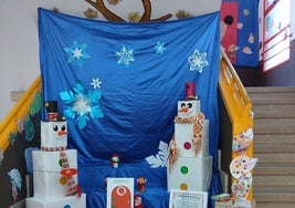 Decoración navideña en el colegio