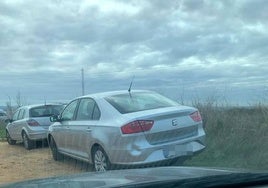 Vehículo que resultó golpeado en los Altos de Nava.