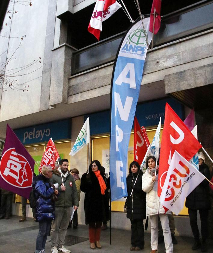 Imagen secundaria 2 - Concentración en León.