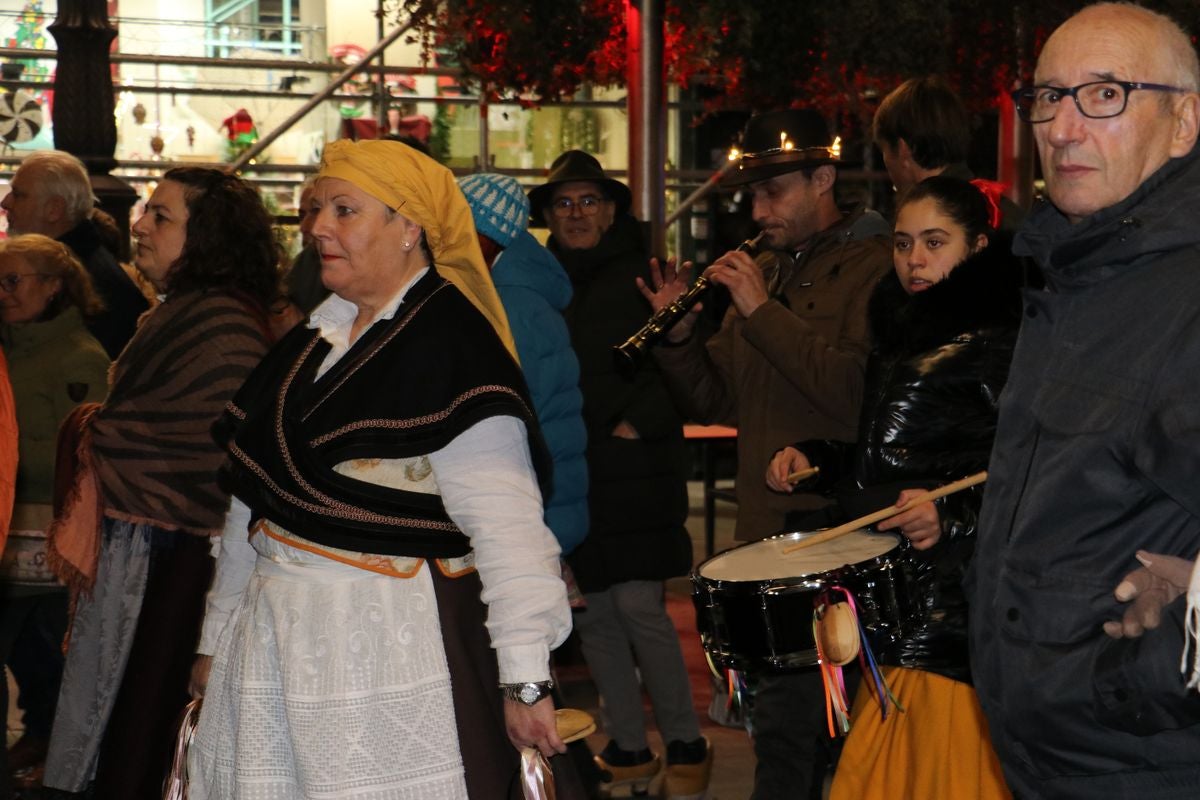 Las galochas vuelven a pisar con fuerza las calles de León