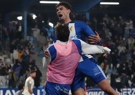 Aex Costa celebrando el gol que llevó el partido a la prórroga frente al CD Castellón.