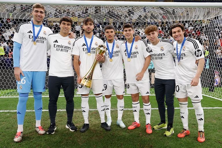 Fran González (I), junto a otros canteranos convocados para este torneo.