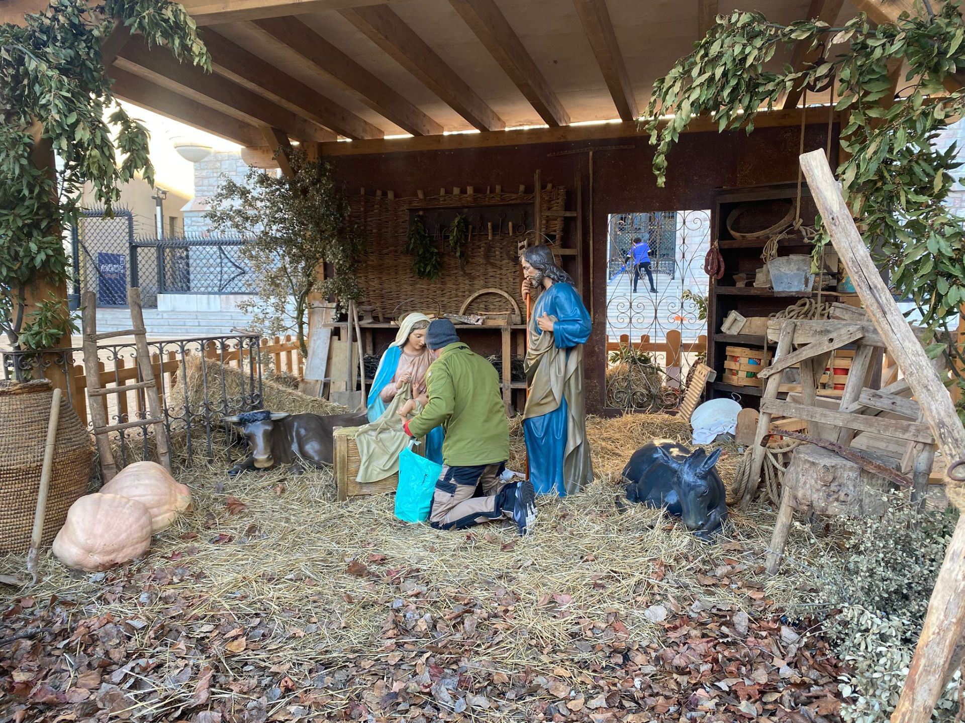 Restauran la cabeza del niño Jesús en el Belén de León