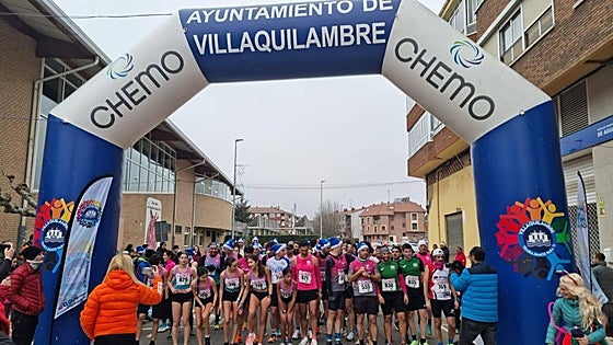 El frío no impidió que Villaquilambre celebrase la San Silvestre
