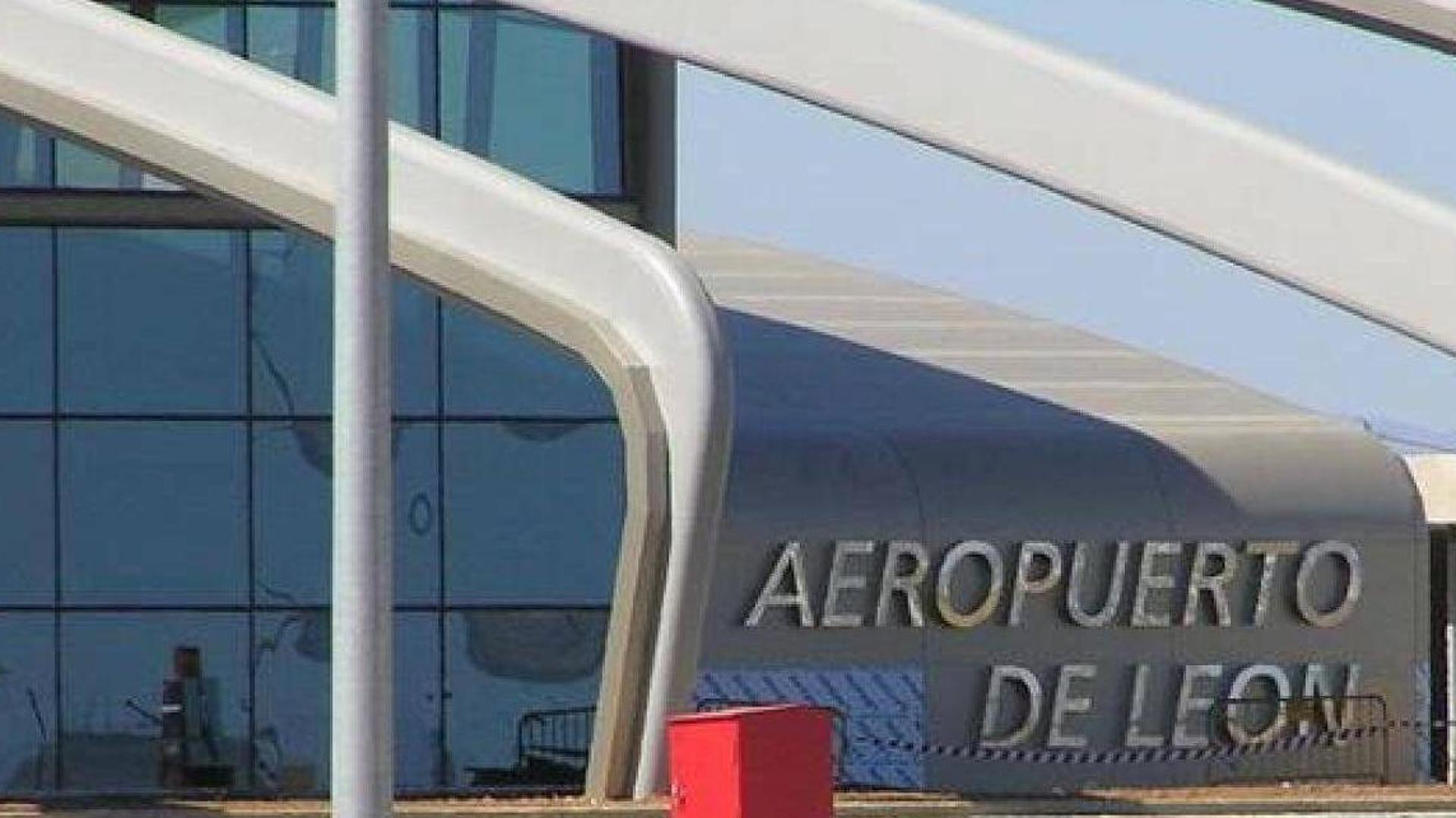 Flight Diversion Criticism: León Airport Lacks Essential Technology, Sparking Outrage