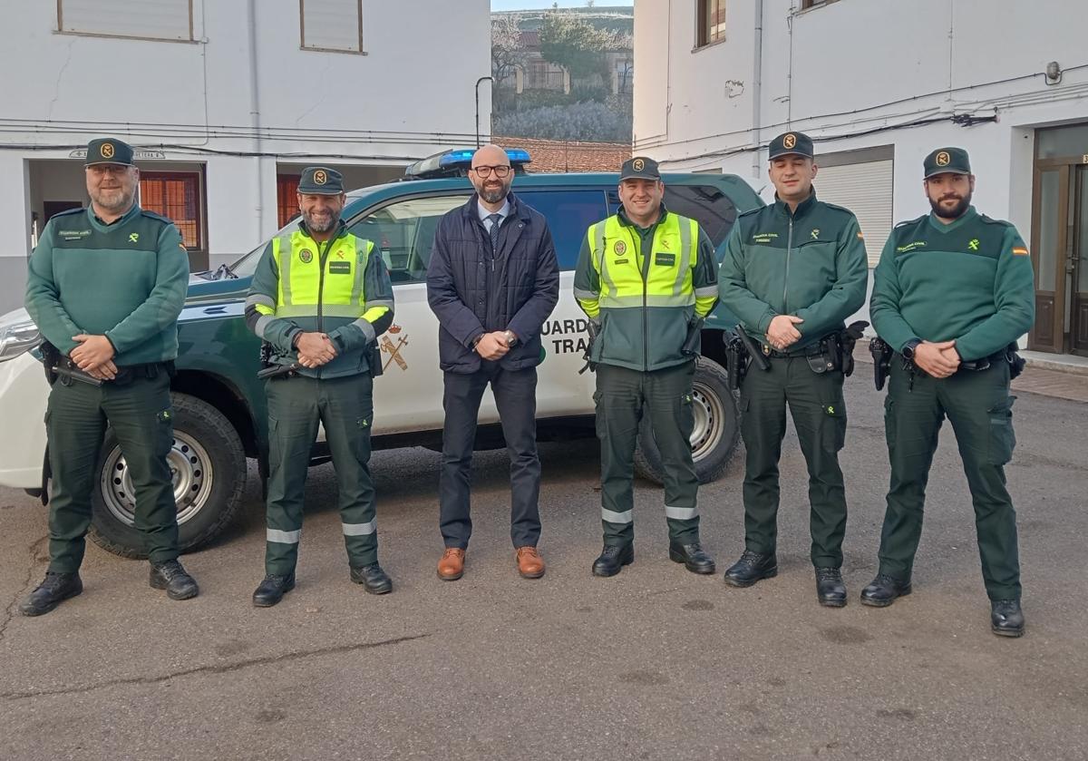 El subdelegado del Gobierno en León, Héctor Alaiz, en su visita a distintos cuarteles en la provincia.