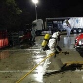 Un hombre atrapado tras el vuelco de un camión en Toreno