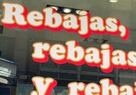 Las rebajas ya están presentes en establecimientos.