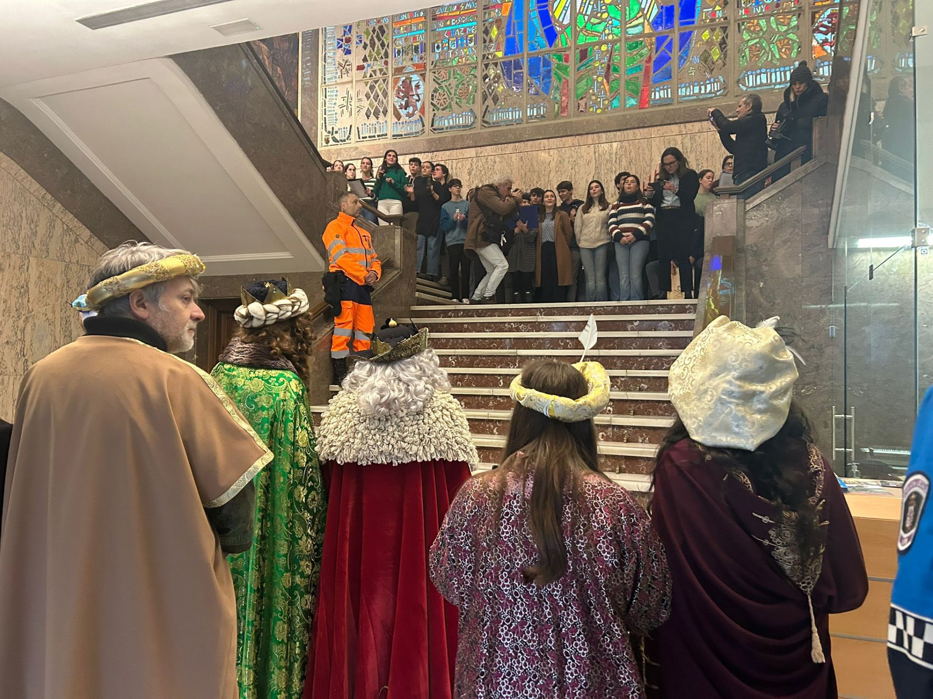 Así recibieron los niños de León a Los Reyes Magos