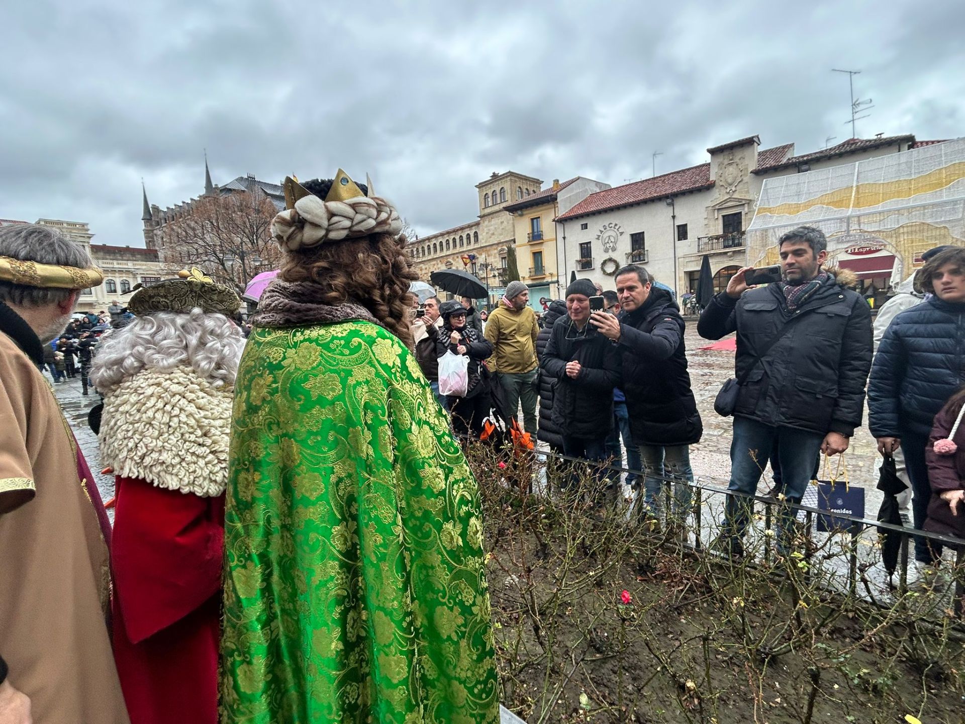 Así recibieron los niños de León a Los Reyes Magos